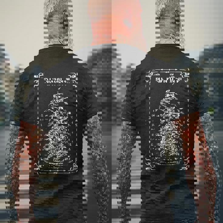 ハヌマーン ・ サック ・ ヤント 猿の神ハヌマーンは、神話上のライオン、プラヤー・シングに乗りながら歌を歌います メンズTシャツ バックプリント 高齢者への贈り物