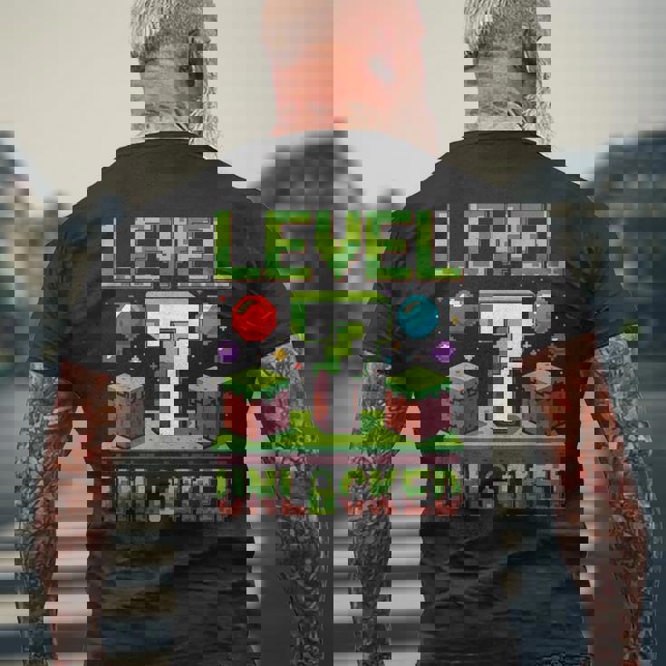 バースデーボーイシャツ レベル7 ロック解除 7歳の誕生日 男の子 メンズTシャツ バックプリント 高齢者への贈り物