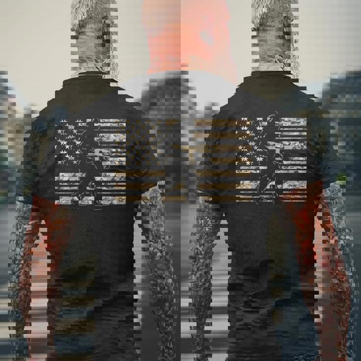 ビッグフットガンオーナー アメリカ国旗 ミリタリー サスカッチ Ar15 長袖tシャツ メンズTシャツ バックプリント 高齢者への贈り物