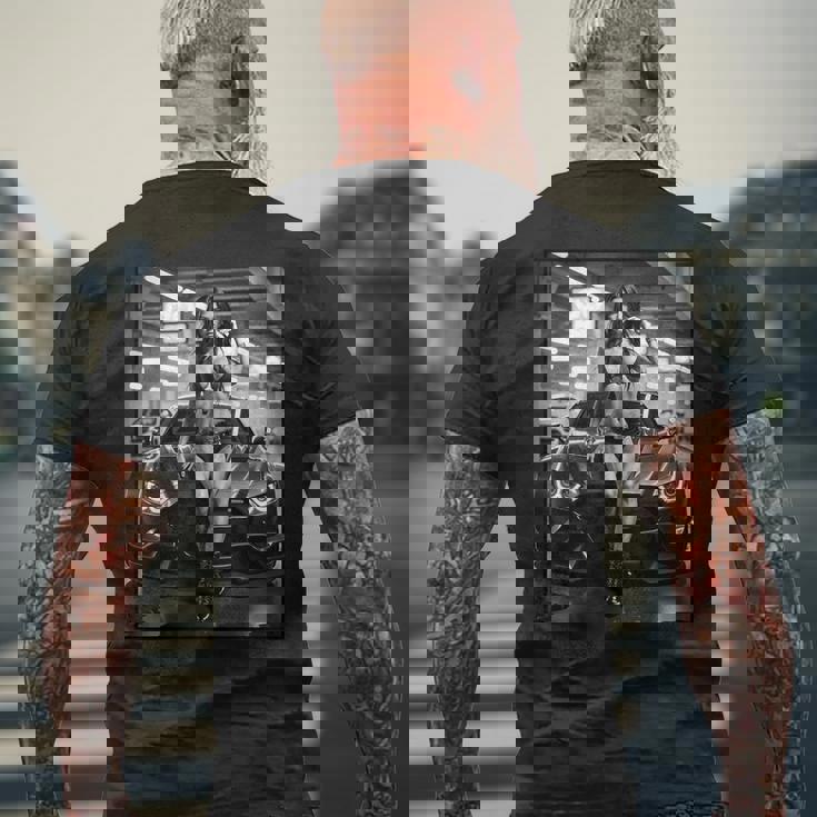 ピンナップガールtシャツ 男性用 巨乳ピンナップガール&カー B&W メンズTシャツ バックプリント 高齢者への贈り物