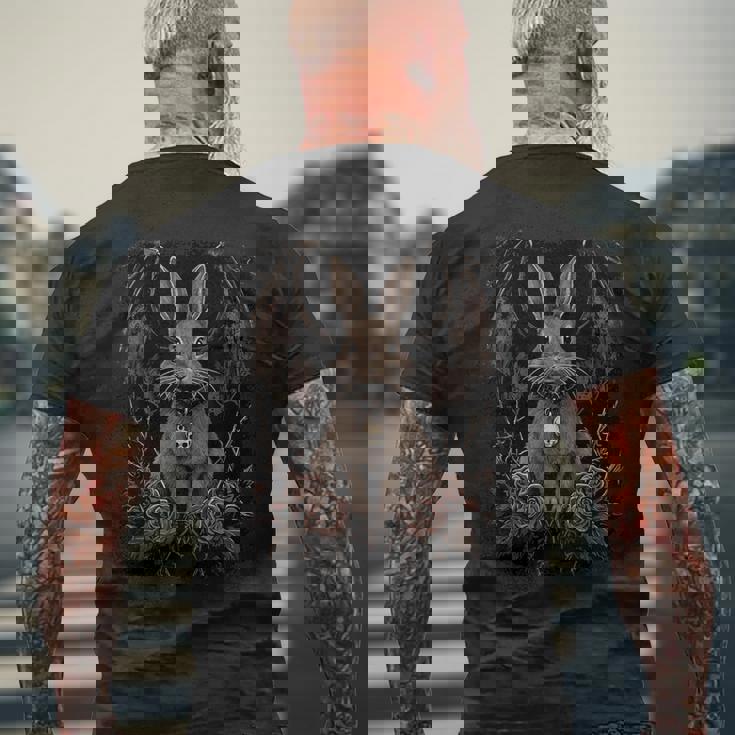 ファンタジーゴシックうさぎ 羽とドクロ メンズTシャツ バックプリント 高齢者への贈り物