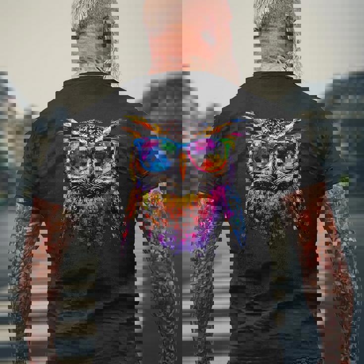 フクロウ カラフル レインボーカラー ポップアート フクロウ フクロウ かわいい フクロウ メンズTシャツ バックプリント 高齢者への贈り物