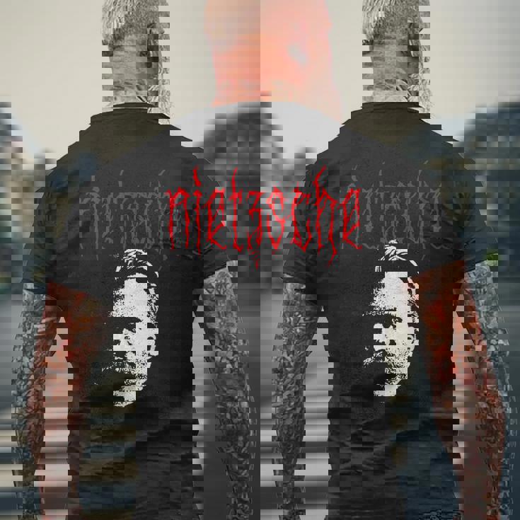 フリードリヒ・ニーチェ-金属の哲学者の設計 メンズTシャツ バックプリント 高齢者への贈り物