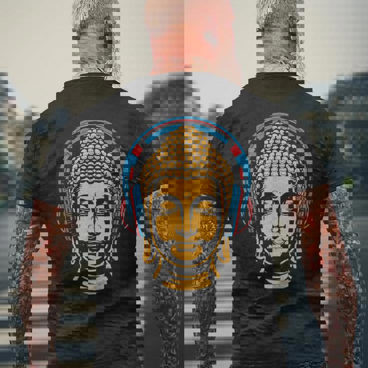 ブッダとヘッドフォン マインドフルネス 音楽 ボーホー 禅 仏教 メンズTシャツ バックプリント 高齢者への贈り物