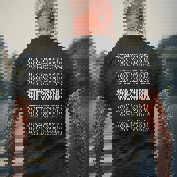 プロフェッショナル。 メンズTシャツ バックプリント 高齢者への贈り物