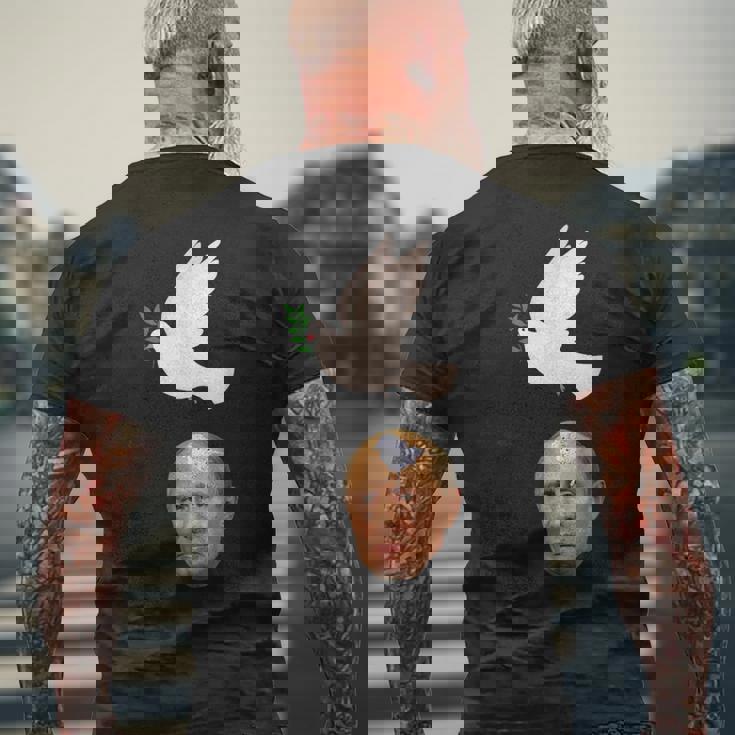 プーチンの頭に平和の鳩の糞、世界は平和を望んでいる メンズTシャツ バックプリント 高齢者への贈り物