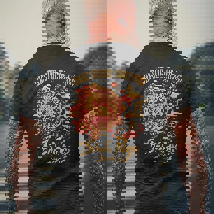 ベトナム旧正月2026ビンゴチャクムンナムモイ。 メンズTシャツ バックプリント 高齢者への贈り物