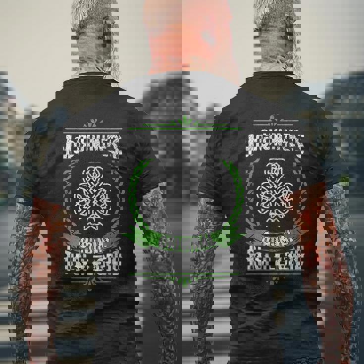 マクギネス アイルランド名 伝説 シャムロック 聖パトリックデー メンズTシャツ バックプリント 高齢者への贈り物