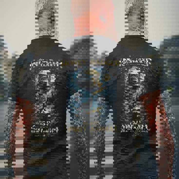 ラーテルは私のスピリットアニマルです 野生動物愛好家 メンズTシャツ バックプリント 高齢者への贈り物