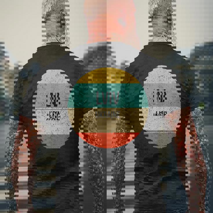 リヴィヴ・ウクライナ メンズTシャツ バックプリント 高齢者への贈り物