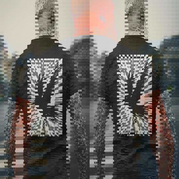 レトロなカラスの美学 日本の旭日旗 黒カラス メンズTシャツ バックプリント 高齢者への贈り物