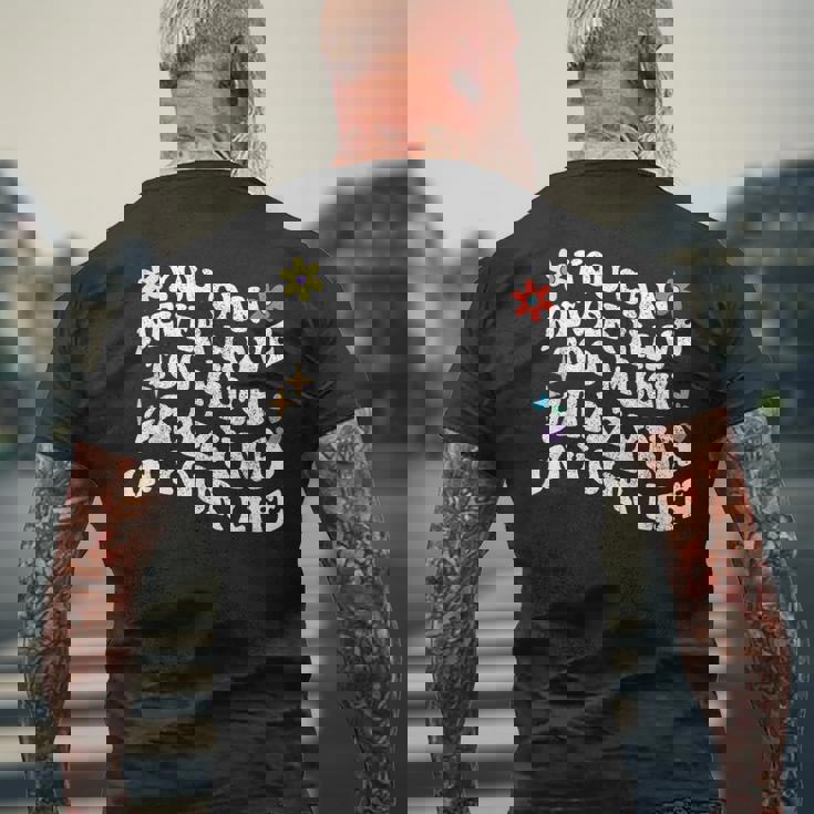 レトログルーヴィーなあなたは、決してあまりにも多くのgrazynaを持つことはできません メンズTシャツ バックプリント 高齢者への贈り物