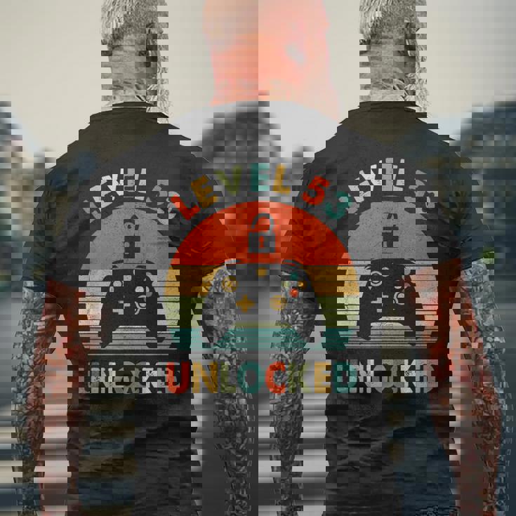 レベル53アンロック ヴィンテージ 53歳の誕生日ゲーマー 面白いゲーム メンズTシャツ バックプリント 高齢者への贈り物