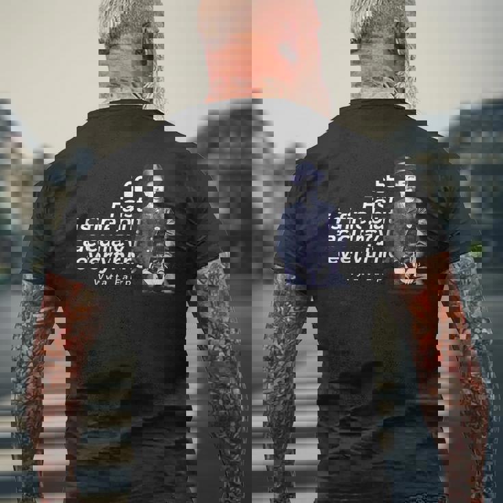 ワイアット・アープ 引用句 アメリカ西部の英雄的ローマン メンズTシャツ バックプリント 高齢者への贈り物