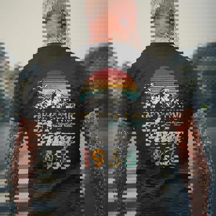 ヴィンテージ 1966 誕生日 60年 マウンテン レトロ メンズTシャツ バックプリント 高齢者への贈り物