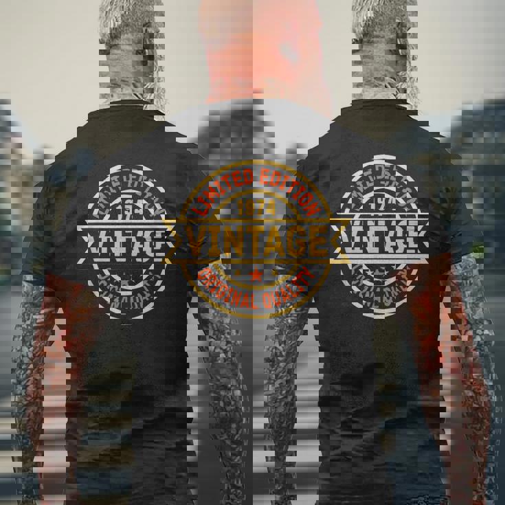 ヴィンテージ 1974 メンズ 限定版 Bday 1974 誕生日 メンズTシャツ バックプリント 高齢者への贈り物