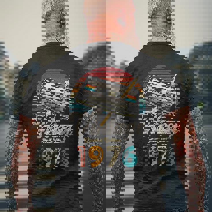 ヴィンテージ1976バースデー50年カセットペンシル メンズTシャツ バックプリント 高齢者への贈り物