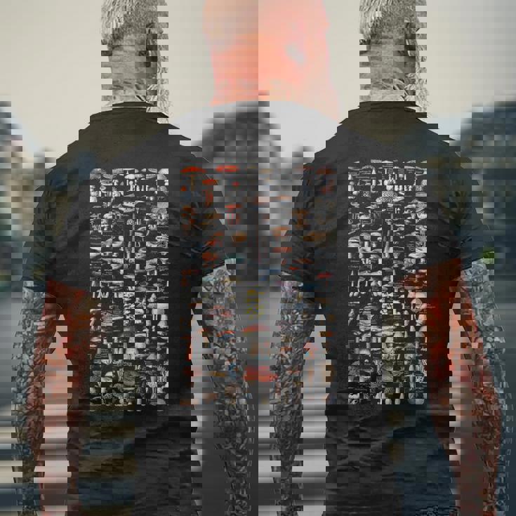 ヴィンテージマッシュルームピッカードイツ語の名前 闇 メンズTシャツ バックプリント 高齢者への贈り物