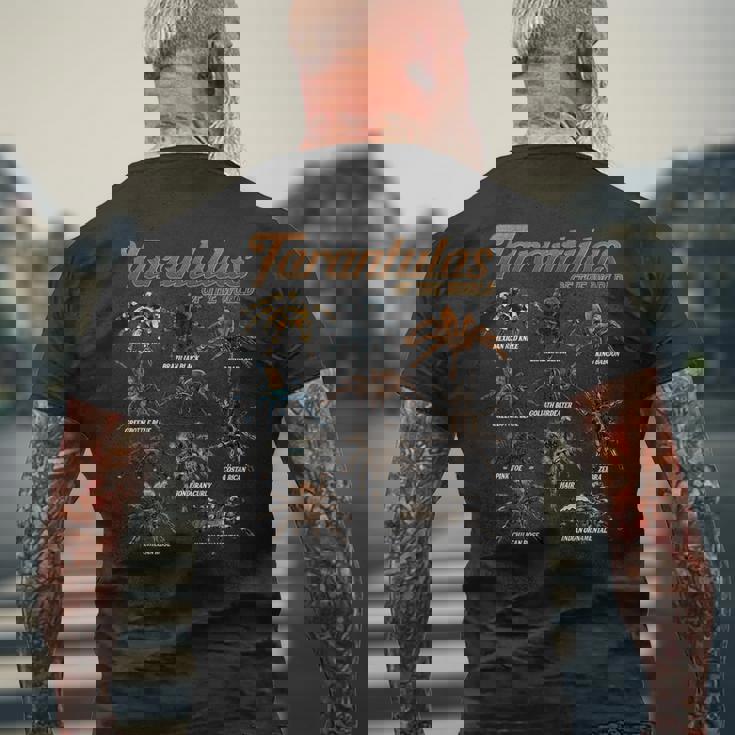 世界のタランチュラス・オブ・ザ・ワールド クモのペットクモ タランチュラ愛好家 メンズTシャツ バックプリント 高齢者への贈り物