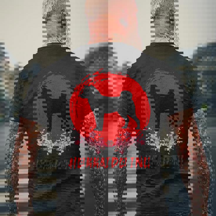 北海道犬 日本犬種 おもしろ子犬好き メンズTシャツ バックプリント 高齢者への贈り物