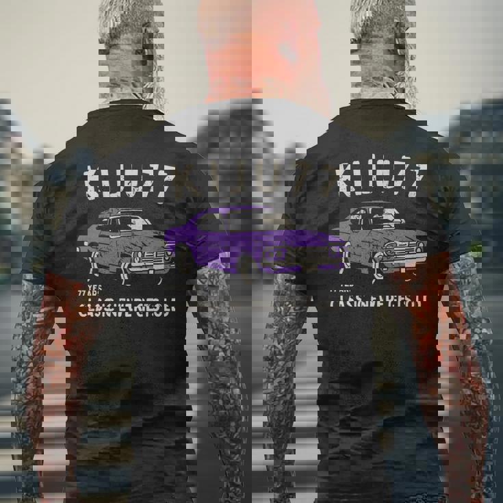 喜寿祝い 車好き お父さん 男性 クラシックカー 77歳 Classic Never Gets Old 長袖tシャツ メンズTシャツ バックプリント 高齢者への贈り物