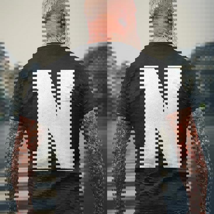 大文字nアルファベットモノグラムイニシャル メンズTシャツ バックプリント 高齢者への贈り物