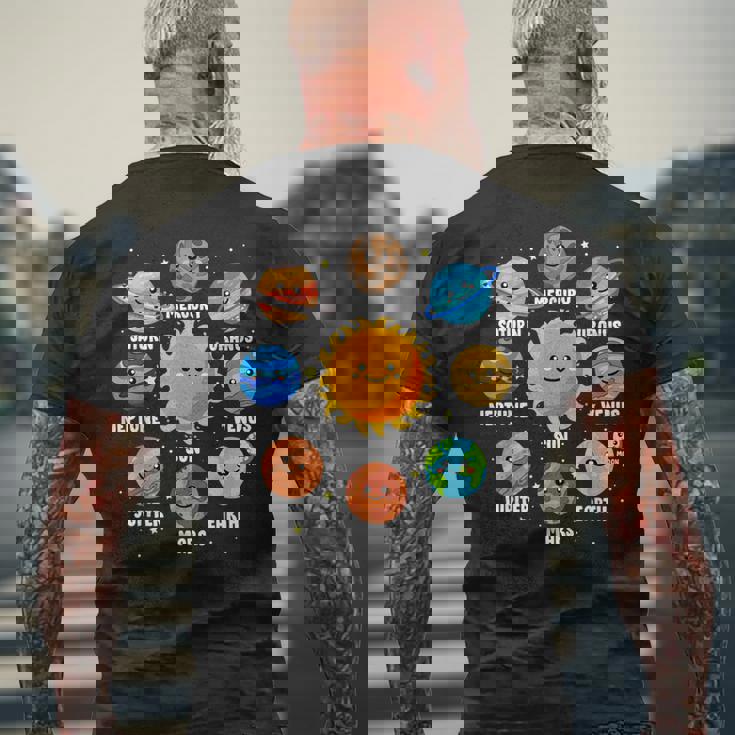 太陽系 9つの惑星 かわいい惑星 恋人 宇宙 天文学 メンズTシャツ バックプリント 高齢者への贈り物