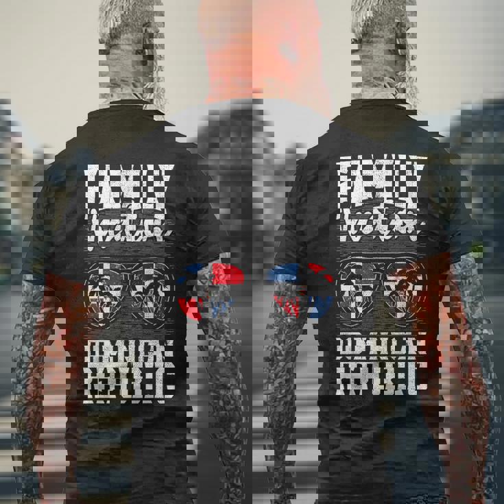 家族旅行 ドミニカ共和国 休日 バケーション トリップ ドミニカ共和国 メンズTシャツ バックプリント 高齢者への贈り物