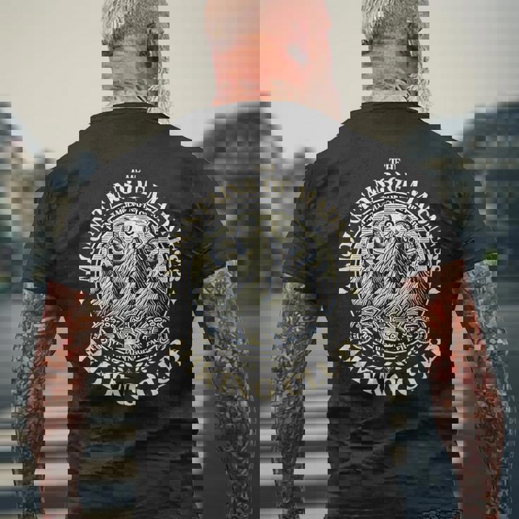 山岳狂気ラブクラフトハイキングとクトゥルフ・ミスカトニック メンズTシャツ バックプリント 高齢者への贈り物
