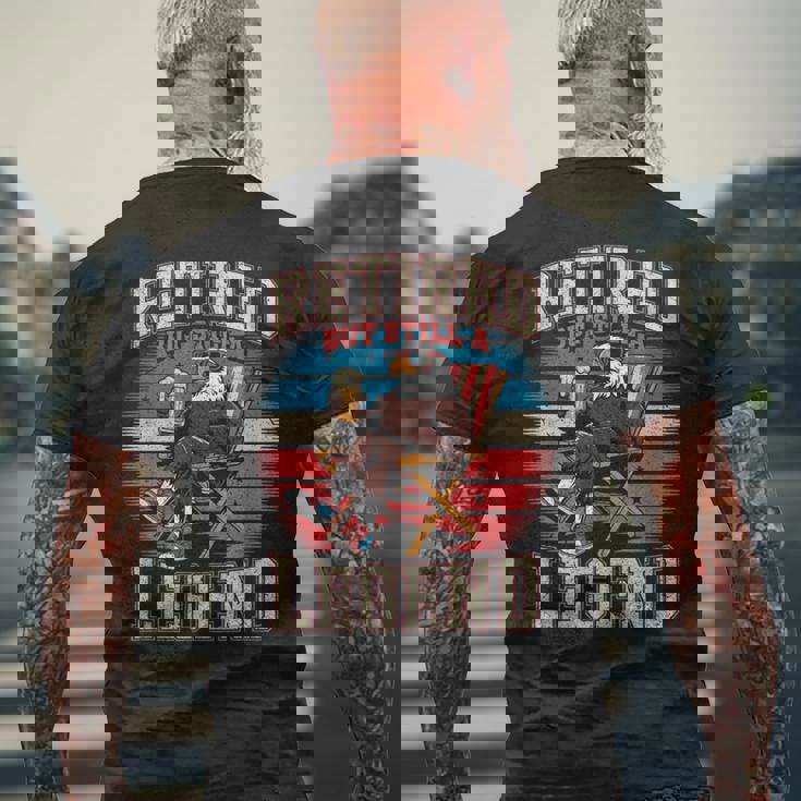 引退したがまだ伝説のイーグルとビールアメリカンスタイル メンズTシャツ バックプリント 高齢者への贈り物