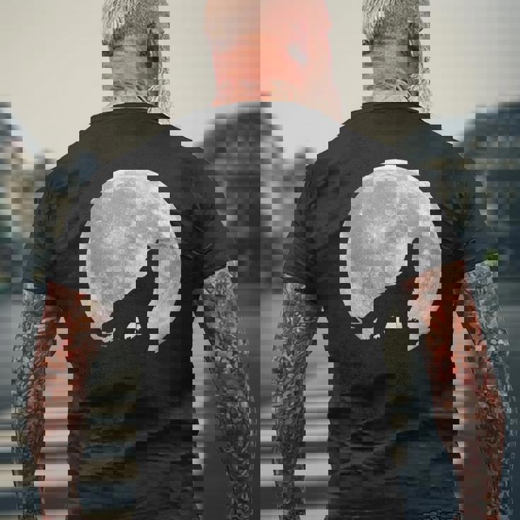 月に吠えるオオカミのシルエット。 メンズTシャツ バックプリント 高齢者への贈り物