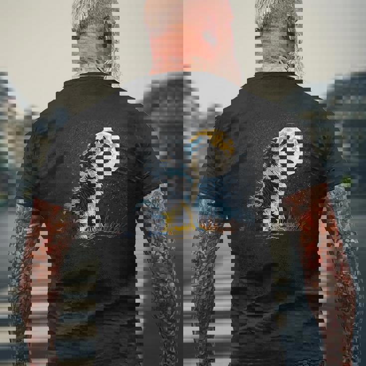 月に吠える美しいボーダーコリー犬 メンズTシャツ バックプリント 高齢者への贈り物