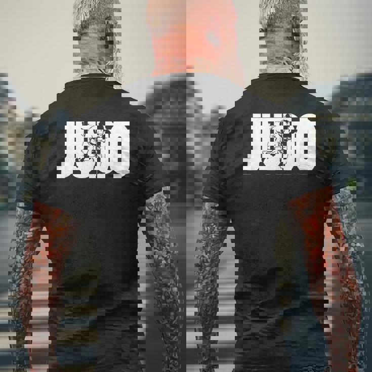 柔道武道インストラクター 教師 ギフトtシャツ メンズTシャツ バックプリント 高齢者への贈り物