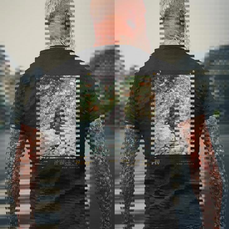 歴史的なビッグフット写真パティ・ザ・ビッグフット。 メンズTシャツ バックプリント 高齢者への贈り物