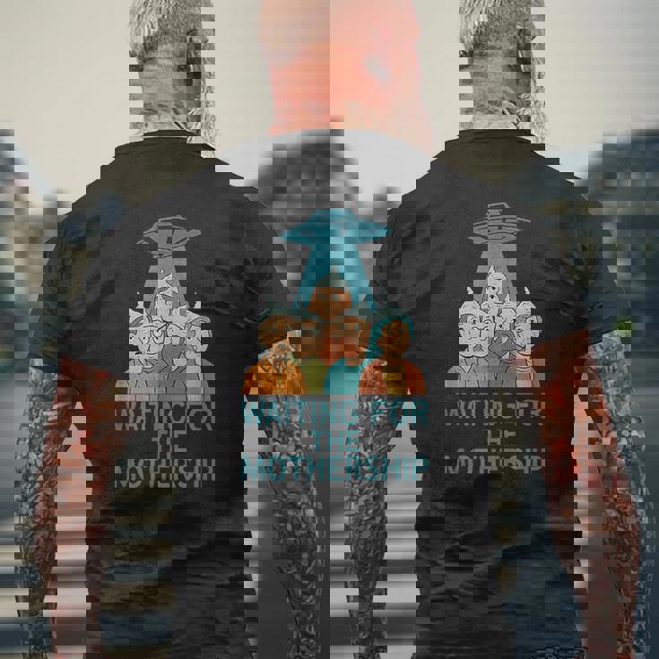 母艦を待つufo エイリアン陰謀論 メンズTシャツ バックプリント 高齢者への贈り物