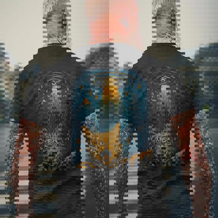 猫 自撮り Ufo エジプトの神々の行列 ラーの神話の目 メンズTシャツ バックプリント 高齢者への贈り物