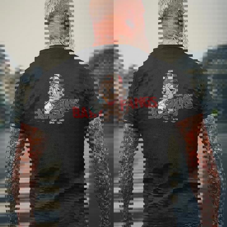 猿 子猿 ミルクを飲む赤ちゃん猿【Baby Fangs】 メンズTシャツ バックプリント 高齢者への贈り物