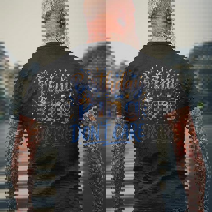 王様の誕生日パーティー衣装。 メンズTシャツ バックプリント 高齢者への贈り物