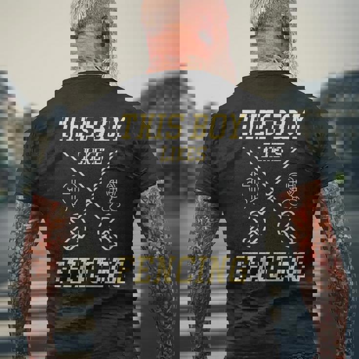 男の子はフェンシングが好き スポーツ 趣味 フェンシング メンズTシャツ バックプリント 高齢者への贈り物