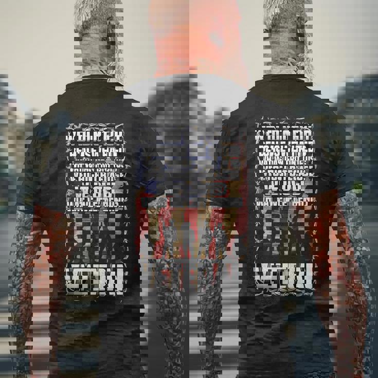 私たちは戦わなかった 私たちは愛しました 退役軍人 アメリカの旗 愛国的 長袖tシャツ メンズTシャツ バックプリント 高齢者への贈り物