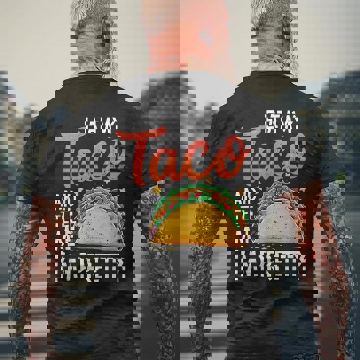 私のタコスを食べて、私はかなり食通好きだと教えて メンズTシャツ バックプリント 高齢者への贈り物
