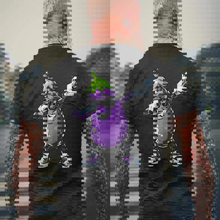 茄子を軽くたたく面白い野菜ギフト ナス付き メンズTシャツ バックプリント 高齢者への贈り物