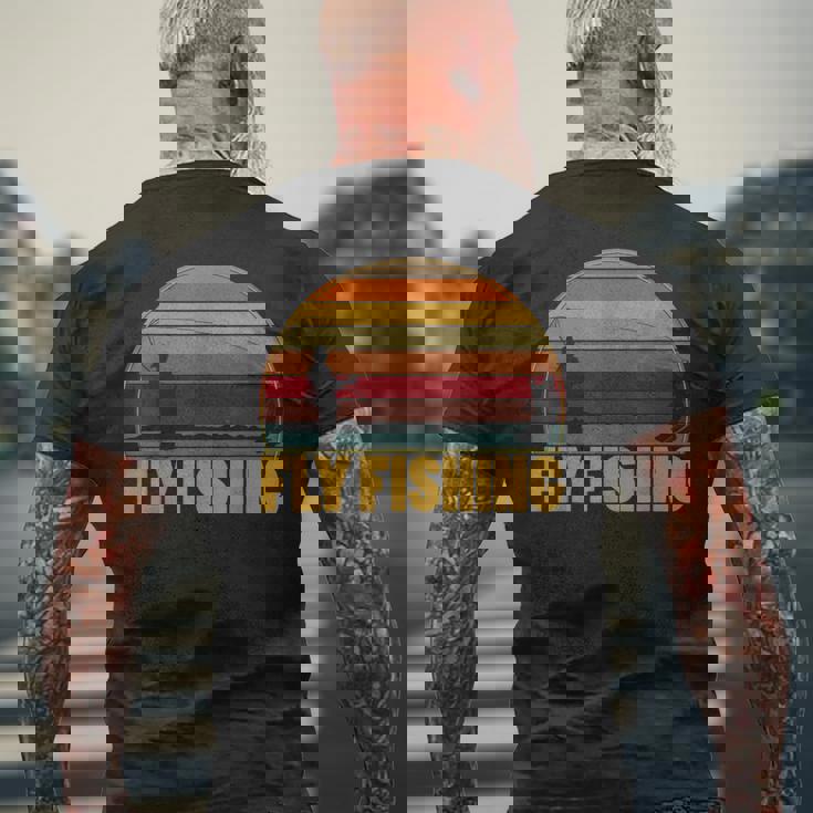 釣竿を使ったレトロなフライフィッシング フィッシャーマンフライフィッシング メンズTシャツ バックプリント 高齢者への贈り物