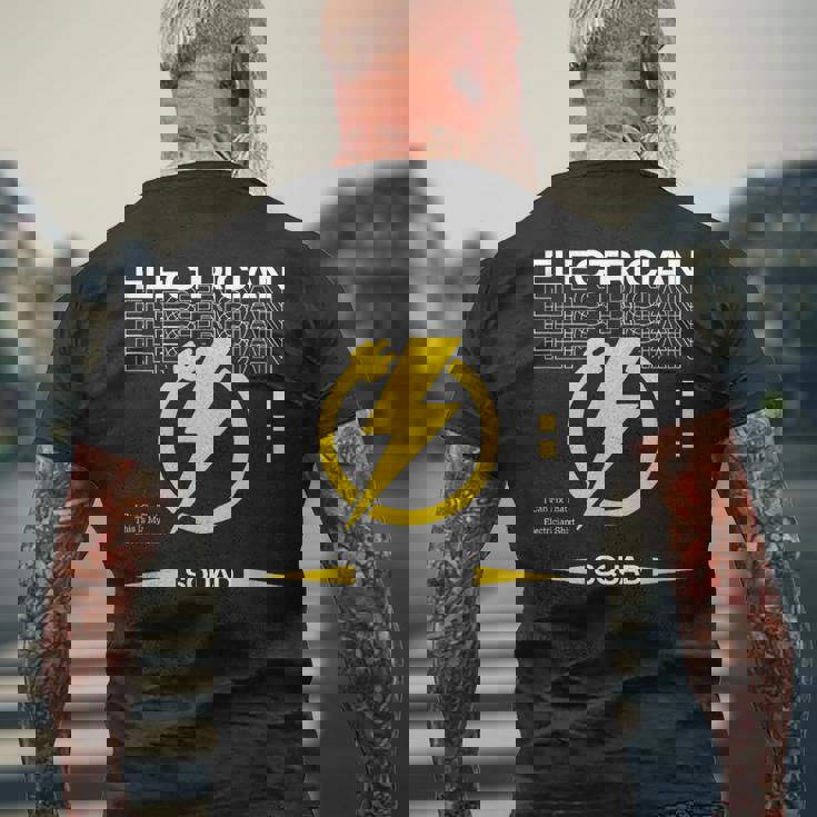 電圧回路 電気技術者 職人 メンズTシャツ バックプリント 高齢者への贈り物