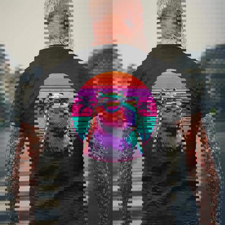 面白いカピバラ ヴィンテージ げっ歯類 レトロ ヴェイパーウェーブ 美的ゴス メンズTシャツ バックプリント 高齢者への贈り物