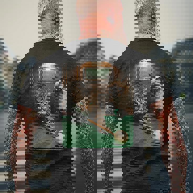 面白い猫 子猫 プールゲーム ビリヤード愛好家 アートデザイン メンズTシャツ バックプリント 高齢者への贈り物