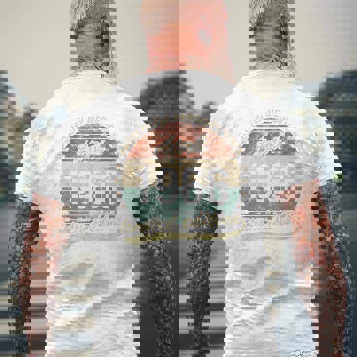 60歳の誕生日 1966年4月から絶対に素晴らしいヴィンテージ。 メンズTシャツ バックプリント 高齢者への贈り物