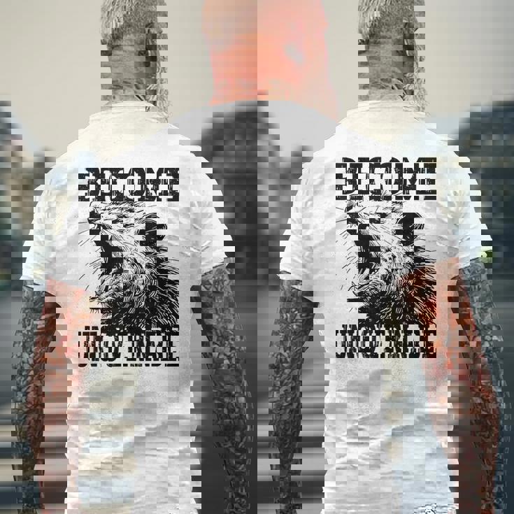 Raccoon Become Ungovernable ビンテージ グラフィック パンダ ミーム メンズTシャツ バックプリント 高齢者への贈り物