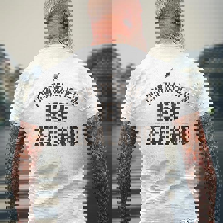 I'd Rather Be In New Zealand Nz Fern Kiwi ギフト メンズTシャツ バックプリント 高齢者への贈り物