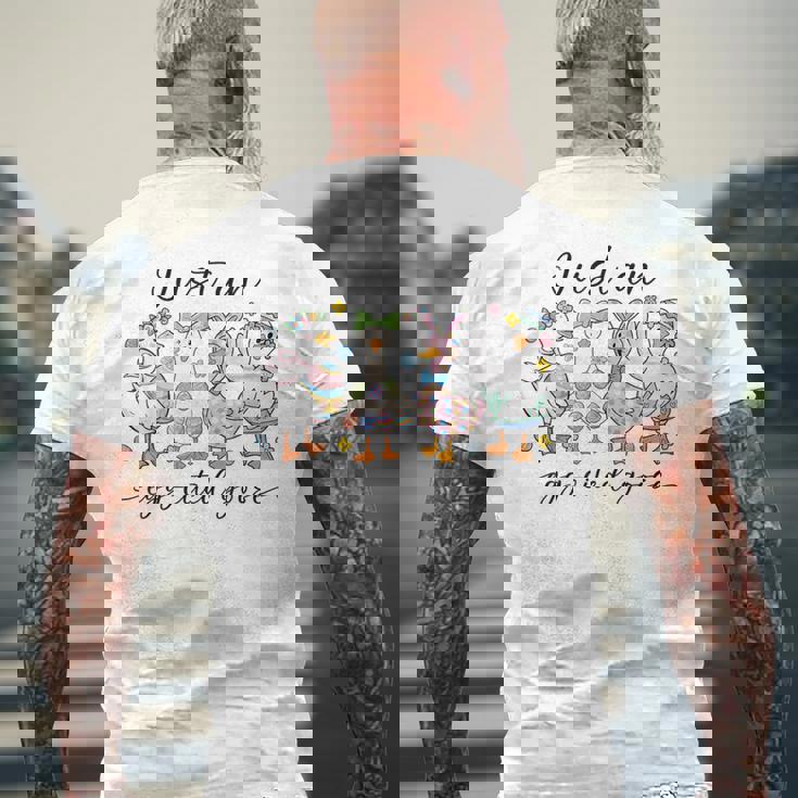 Just An Egg-Cited Goose キュート イースター バニー アヒル ファミリー 春 メンズTシャツ バックプリント 高齢者への贈り物